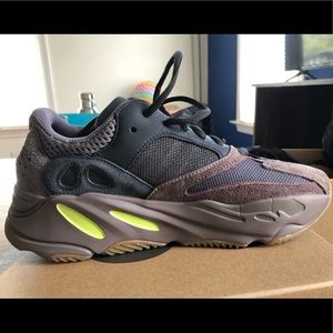 Yeezy Boost 700